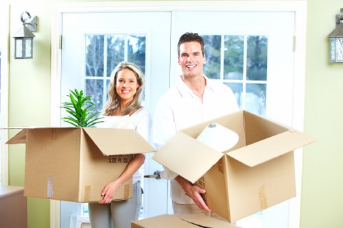 Flexible man with van support in Shepherds Bush for homes and businesses