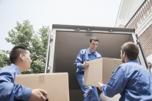 Local moving van suited to flats and small businesses in Shepherds Bush