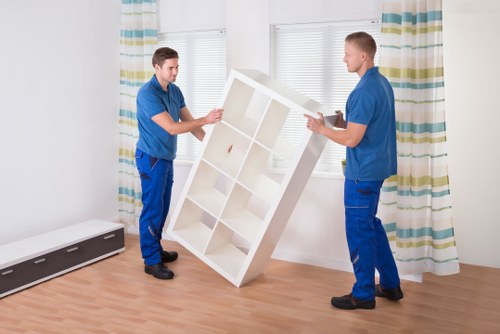 Local removal truck for flats, houses, and offices in Shepherds Bush